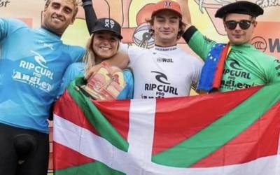 Caparica Surf Fest txapelketako final-laurdenetara sailkatu da Annete Gonzalez-Etxabarri