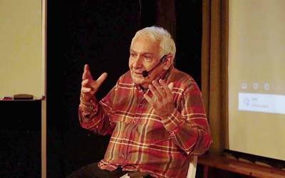 [AURRERAPENA] Joseba Sarrionandia: "Literaturak beti izan behar du konponente utopiko bat"