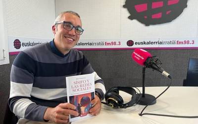 Julen Linazasoro: "Sare sozialek gure mundu ikuskera eta harremanak distortsionatzen dituzte"