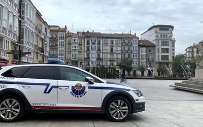 Gizon bat hil da Gasteizen, goi tentsioko dorre batetik erorita