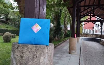 [ARGAZKI GALERIA] Berrizko kale eta txokoak euskal literaturaz jantzi dituzte Euskaraldira begirako lehen ekimenean