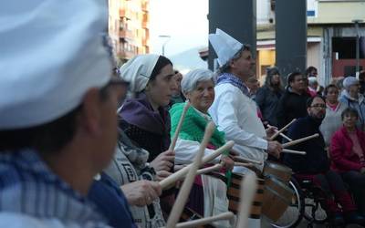 San Prudentzioko danborradak San Anton plaza bete du