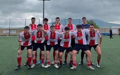Doneztebe Futbol Taldeak ere hurbil du ligan lehenbizikoa izatea eta igoera