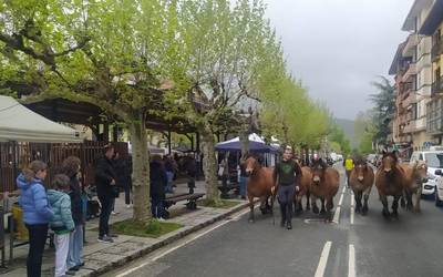 Ekoizleek plaza hartu zuten