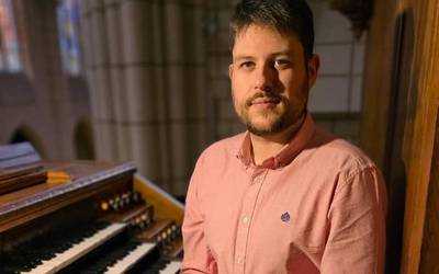 Victor Perea organistak kontzertua eskainiko du bihar parrokian
