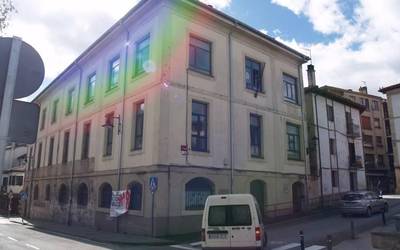 Gizarte hezitzaile bila