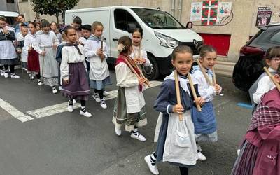 Errenterian izan dira Zumaiako dantzari txikiak ere