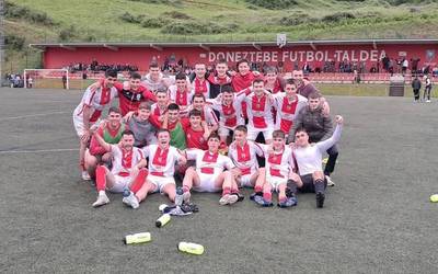 Doneztebe Futbol Taldeak garaipena eta maila autonomikora igotzea lortu du