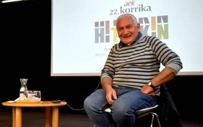 Joseba Sarrionandiak solasaldia eskainiko du bihar Luiaondon