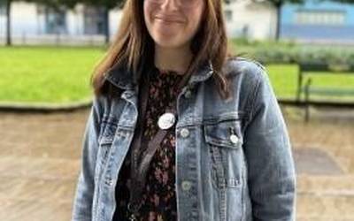 Emma Cairns: "Guk badakigu euskaraz; zergatik ez dugu elkarren artean hitz egiten?"
