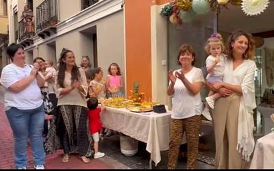 Nerea Rodriguezek hunkituta eskerrak eman dizkie 20 urtean ondoan izan dituen herritarrei