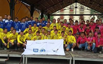 Orio Arraunketa Elkarteak gainditu du 800 banderaren langa
