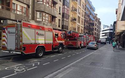 Ermodo kaleko etxe batean sua piztu da