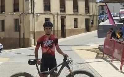 Koldo Herrera sunbildarra garaile Euskadiko BTT maratoian