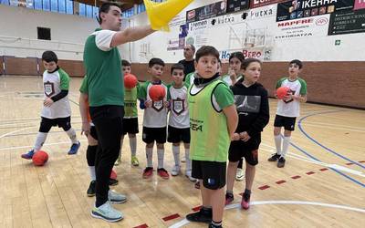 Debagoiena Futsal kanpuseko izenematea zabalik dago