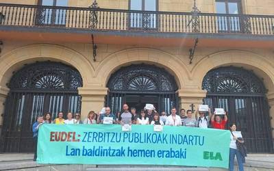 Udaletxeetako ELAko langileak mobilizatu dira Udalhitzaren edukizko negoziazio baten alde