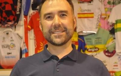"Gure aitak 'Bakearen Lasterketan' irabazi zuen, baina Francok komunistak gorroto zituenez, bere garaipenak oihartzun txikia izan zuen"