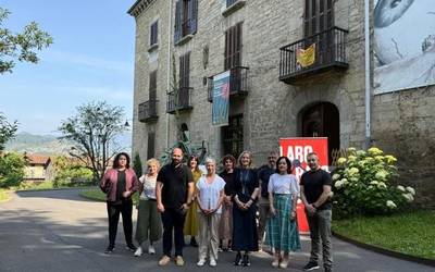 Legebiltzarkideek Laboratorium Museoa bisitatu dute