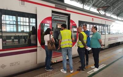 15 minutu baino gehiagoko atzerapenak daude Renfeko tren zerbitzuan eta irisgarritasun probak egiten ari dira aldi berean