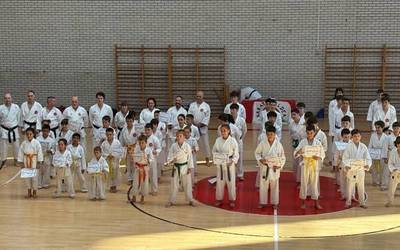 Ikasturte amaierako karate jaialdia egin du Kanku eskolak