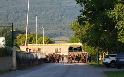 Militarrek ariketak egin zituzten Uharte Arakilen