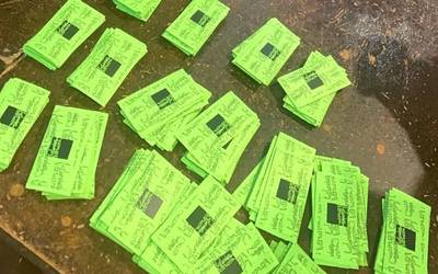 Baztandarren Biltzarreko Tonbolako boletoak salgai daude bailarako hainbat lekuetan