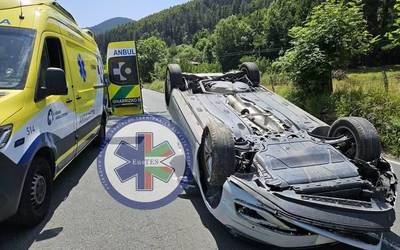 Gidari bat ospitaleratu zuten atzo, autoa Orozkon irauli ondoren