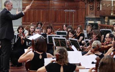 Rock eta pop kantuak, formatu sinfonikoan