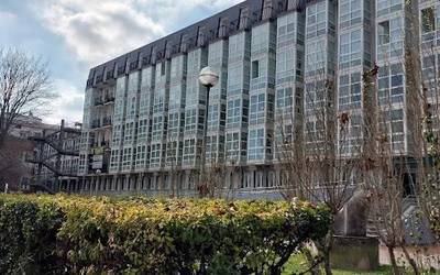Foru egoitzetan aisialdiko orduak murriztu direla salatu dute hainbat familiek
