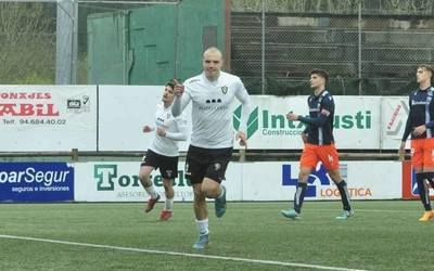 Mikel Arzalluz futbolariak Amorebietan jokatuko du datozen bi denboraldietan