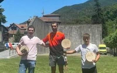 Debagoiendarrak nagusi enduro denboraldiko podiumetan