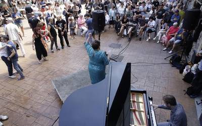 Hirugarren egunez, blues doinuak nagusi herriko hainbat txokotan