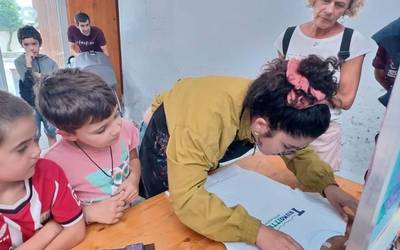 [ARGAZKI GALERIA]: Trumoitte kultur elkarteak kamisetak kaleratu ditu