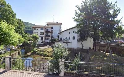 Berako erreka ingurua garbitzeko auzolana uztailaren 19an