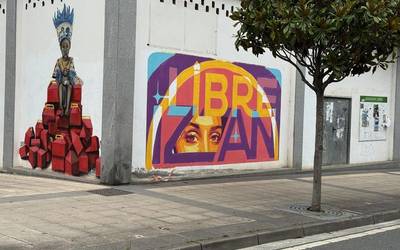 Aniztasunaren aldeko horma-irudia margotu dute Eskoriatzan