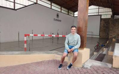 "Herria elkartzeko aitzakia dira festak"