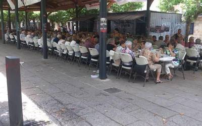 Etxarriko festetako nagusien bazkarian izena emateko epea zabalik