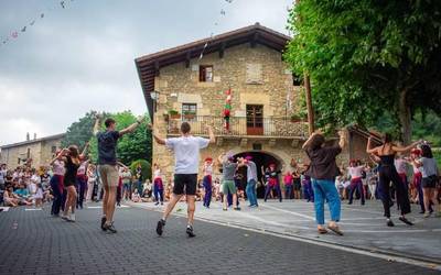 [EGITARAUA]: Nekktar, Malakias, Lotxo, zirkua eta otordu herrikoi ugari Garaiko jaietan