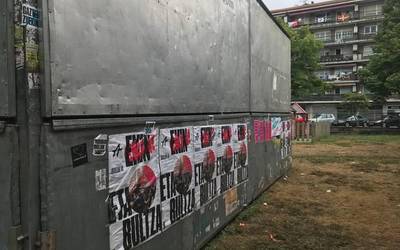 Ernaik ez du Coca-Colarik saldu Aretako txosnan, Israelen aurkako boikota sustatzeko