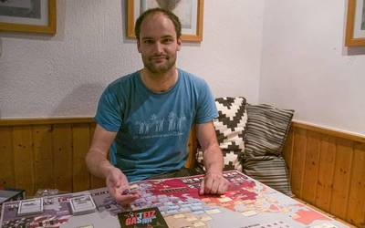 “Euskal Selekzio moduan jokatzen dugu Gerra Hotzari buruzko mahai jokora, munduko beste herrialdeen aurka”