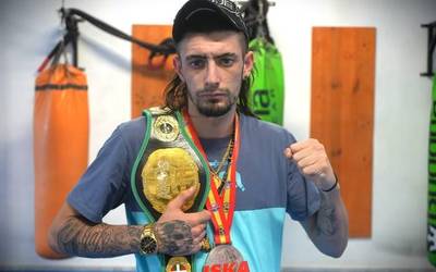 "Muay thai egiteak nire bizitza erabat aldatu du onerako, familiarekin zein lagunekin"