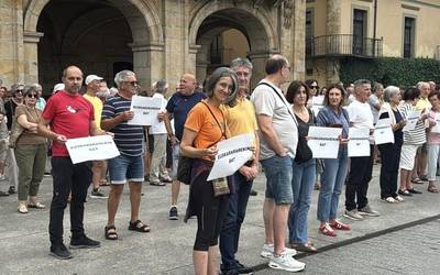 "Euskarak behar duen justizia, lege-babesa eta arnasa" aldarrikatu dute plazaz plaza