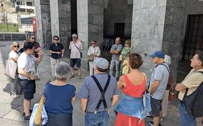 Herriko frontoiak eta haien historia ezagutu dituzte