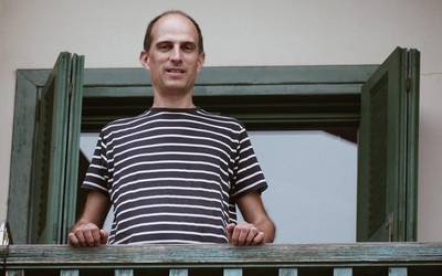 EKE-Elkar literatura beka eskuratu du Eneko Bidegainek