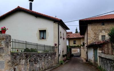 Etxebizitza erosteko hiru abal onartu ditu aldundiak