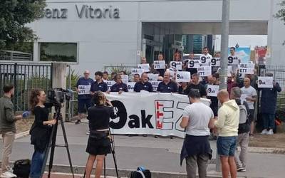 "Malgutasun" neurriak salatu dituzte Mercedes-Benz-eko langileek
