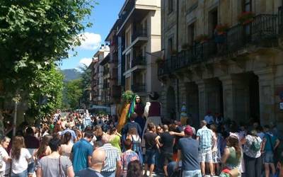 Bost eguneko festak Etxarri Aranatzen