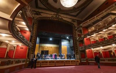 Horma baten hondarrak aurkitu dituzte Principal antzokiaren azpian