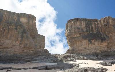 Peronea hautsitako Zumaiako emakume bat erreskatatu dute Piriniotan