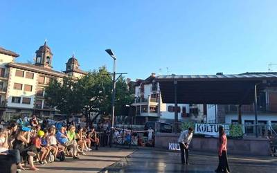 Riart Company dantza taldearen emanaldi «hunkigarria» Elizondon